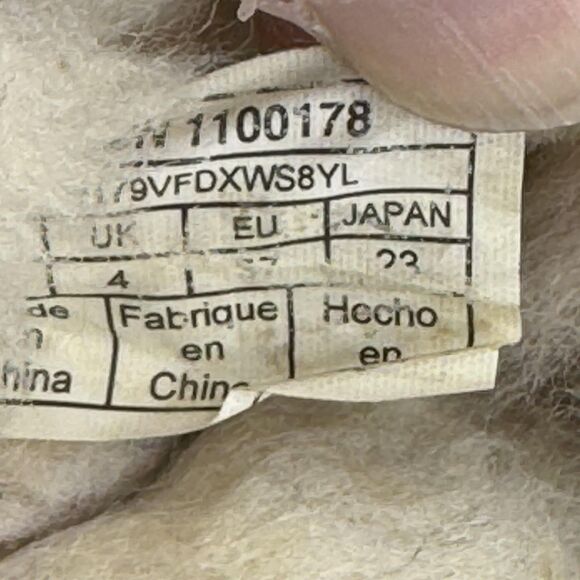 UGG Shoes Womens Size 6 Silver Glitter Moccasin Slippers Shearling W 1100178 - Picture 10 of 11